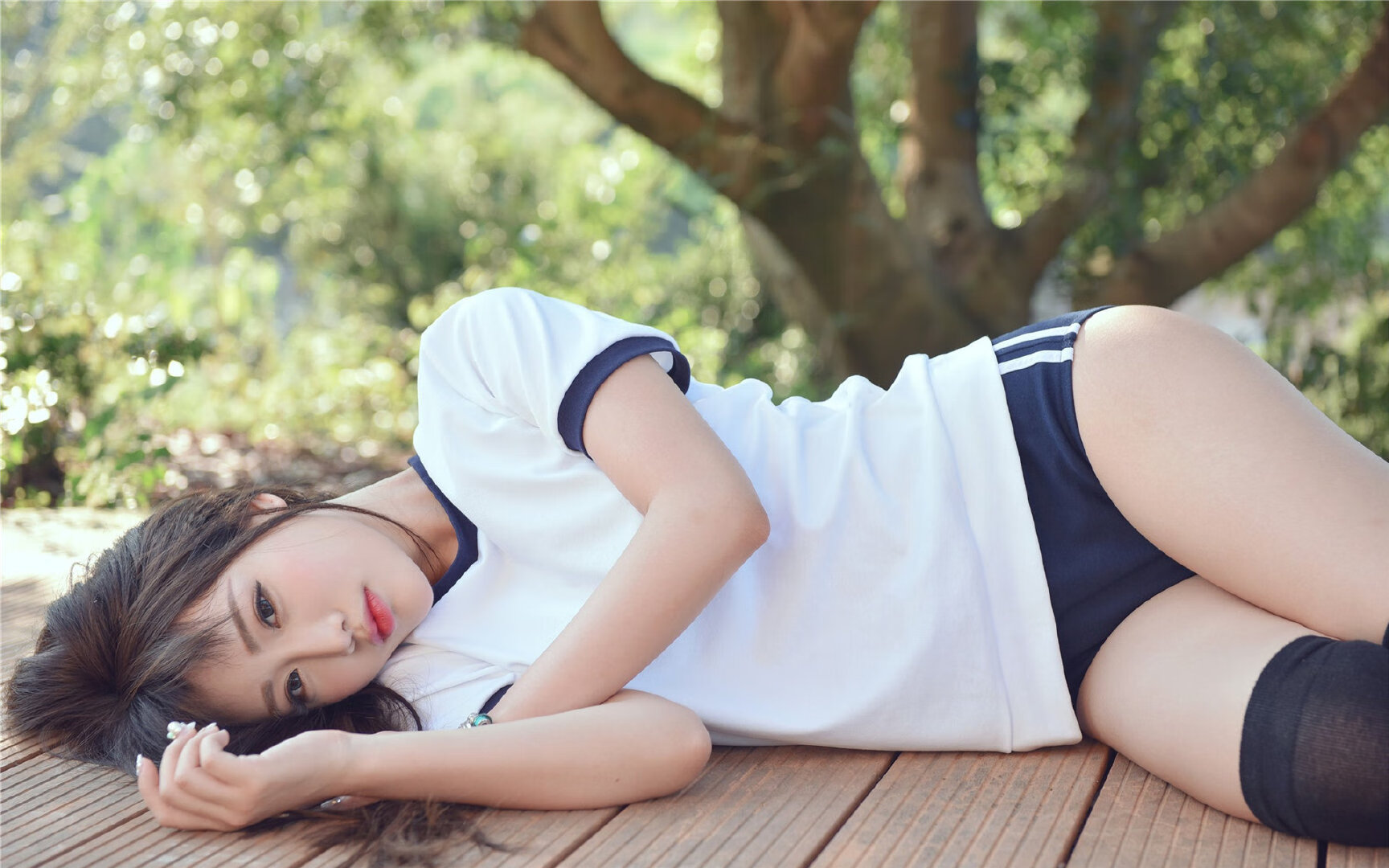 kaiyun体育综合-拜仁慕尼黑客场1-0战胜美因茨，积分榜上升，拜仁慕尼黑对战