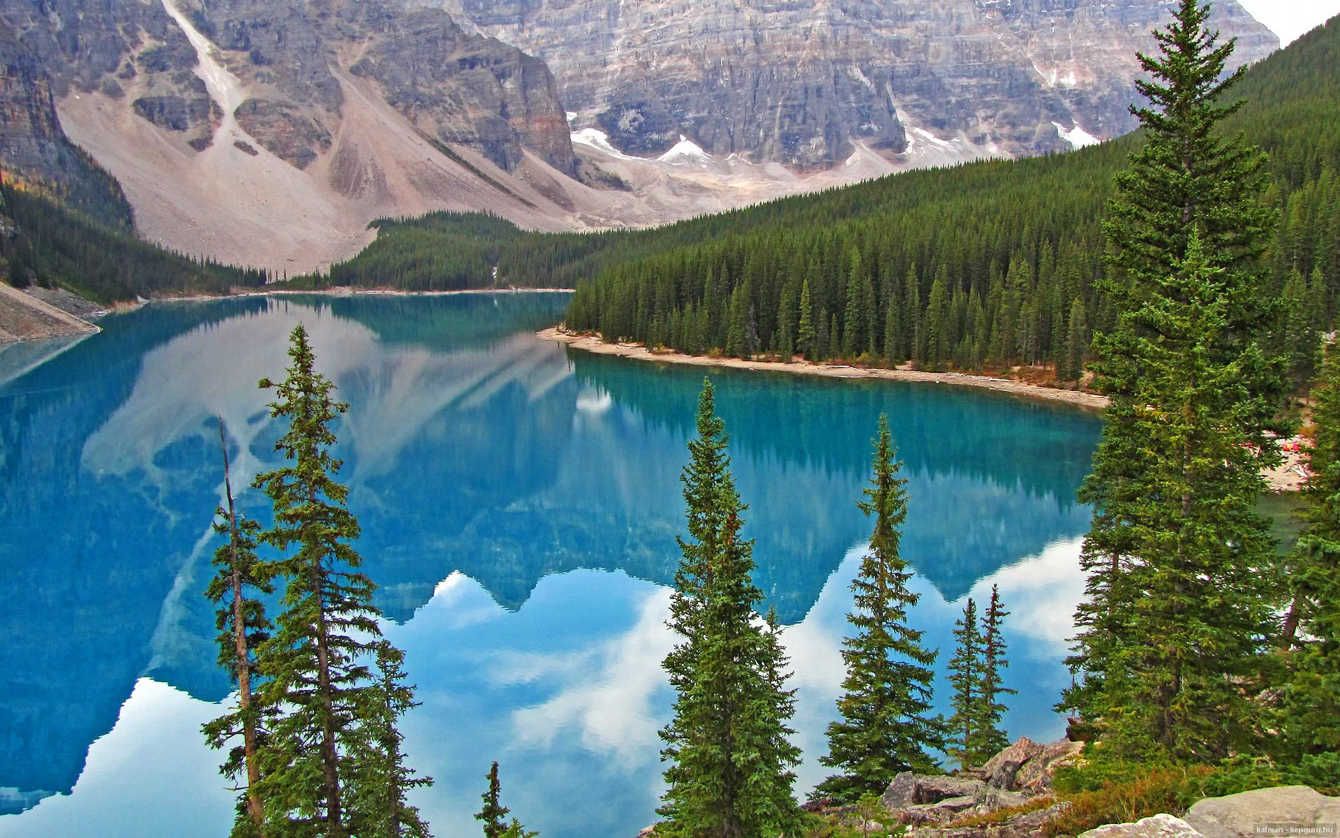 水球赛中希腊门将高接抵挡，希腊足球水平