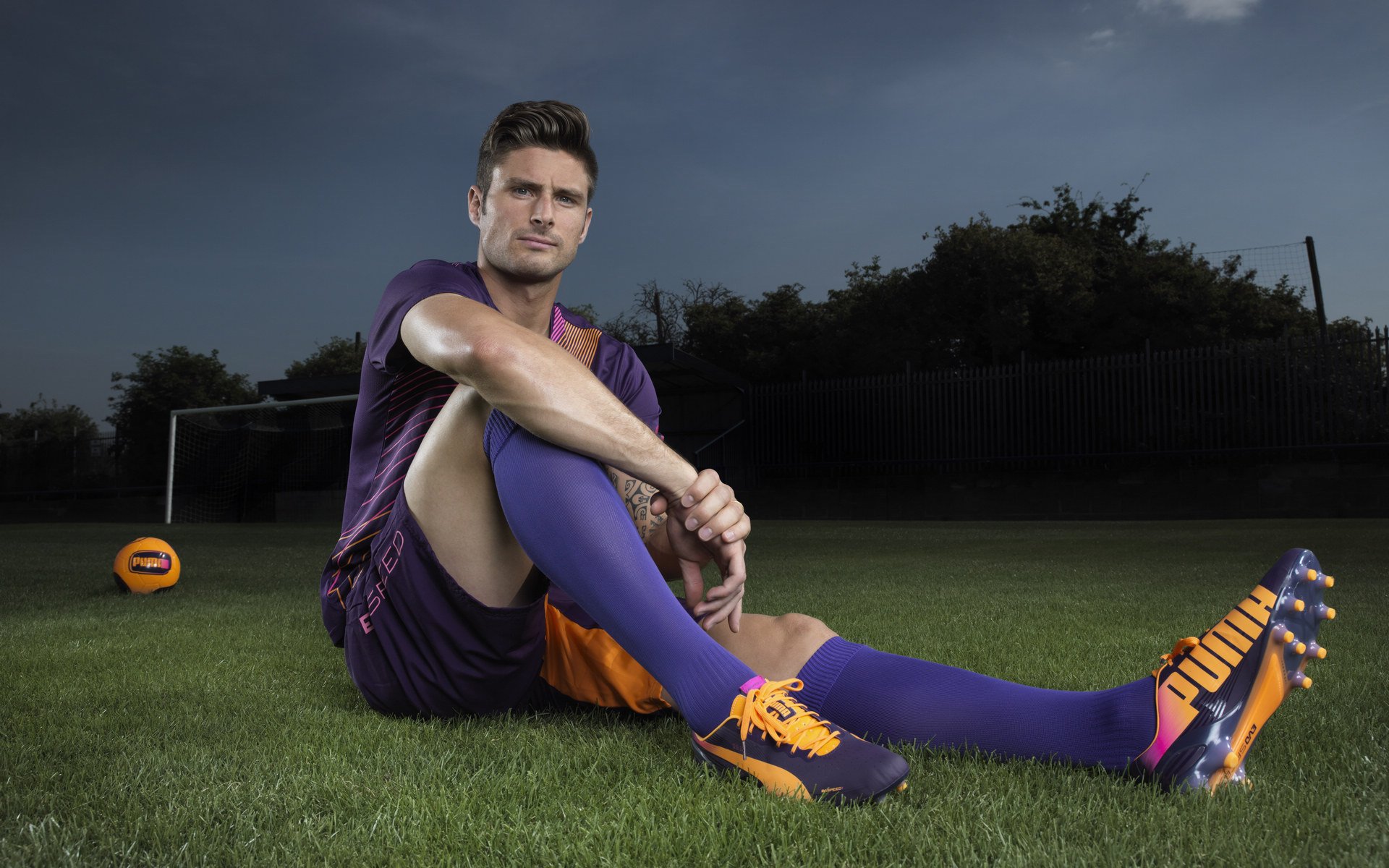 拜仁慕尼黑主场大胜，锁定晋级希望，拜仁慕尼黑比赛视频